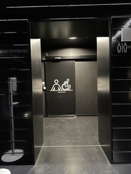 LEGO House - Handicaptoilet - History Collection / LEGO Cinema (kælder)