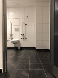 Københavns Lufthavn - Terminal 3 - Toilet ved security (1. sal)
