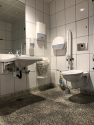 Københavns Lufthavn - Toilet (efter security) ved gate B2