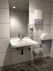 Københavns Lufthavn - Toilet (efter security) ved gate B8
