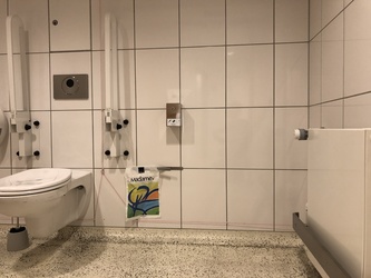 Københavns Lufthavn - Toilet (efter security) ved gate A18