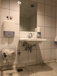 Københavns Lufthavn - Toilet (efter security) ved gate A18