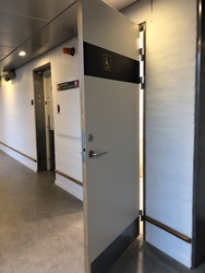 Københavns Lufthavn - Toilet (efter security) ved gate A25