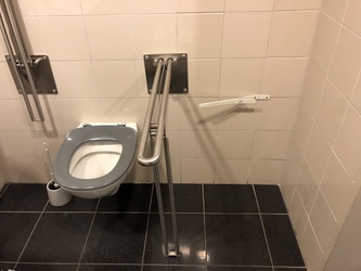 Københavns Lufthavn - Toilet (efter security) ved butikkerne i terminal 2