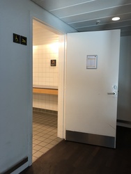 Københavns Lufthavn - Toilet (efter security) ved gate D101