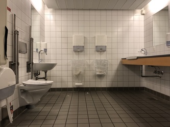 Københavns Lufthavn - Toilet (efter security) ved gate D101
