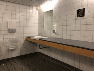 Københavns Lufthavn - Toilet (efter security) ved gate D101