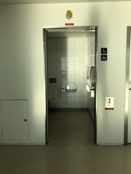 Københavns Lufthavn - Toilet (efter security) ved gate F7