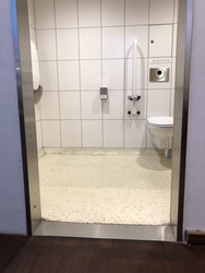 Københavns Lufthavn - Toilet (efter security) ved Assistancecenter
