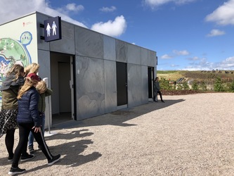 Naturkraft - Toilet ved indgangen efter billettering